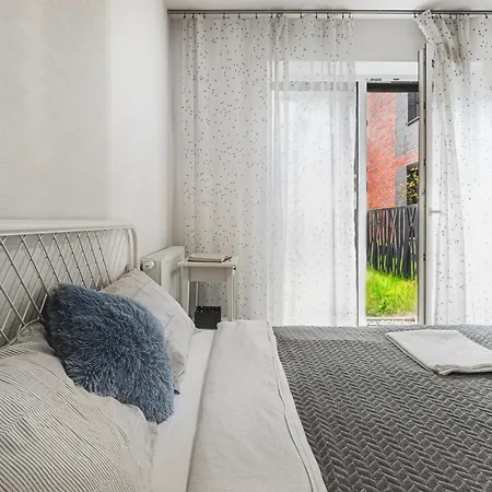 Lägenhet Parking & Balkon Wrocław