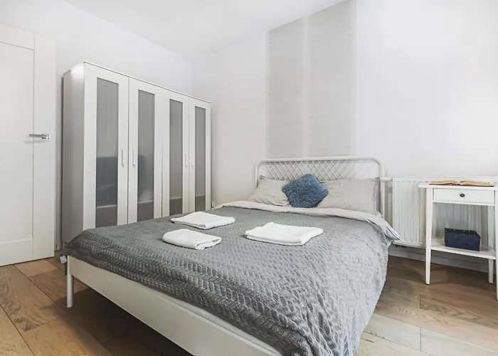 Parking & Balkon Daire Wroclaw